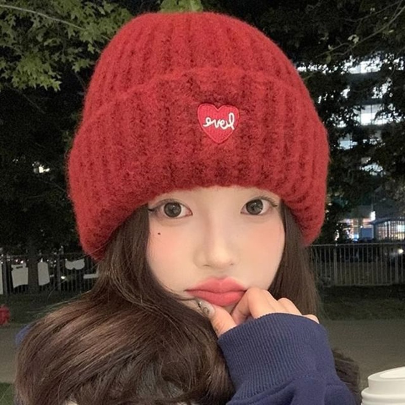 Embroidered Heart Beanie|Black|Blue|Off-White|Red|One Size