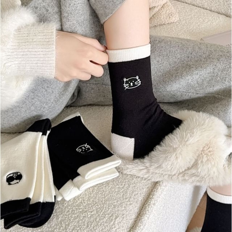 Cat Embroidery Crew Socks|Black|White|One Size