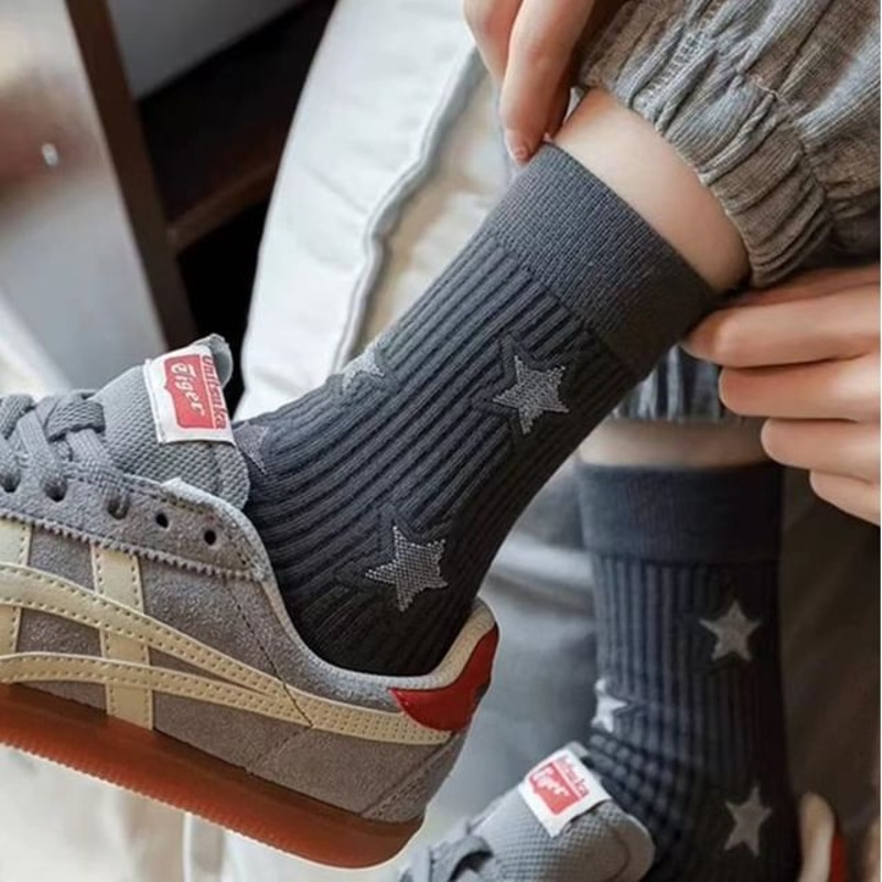 Star Embroidered Crew Socks|Black|Dark Gray|White|One Size