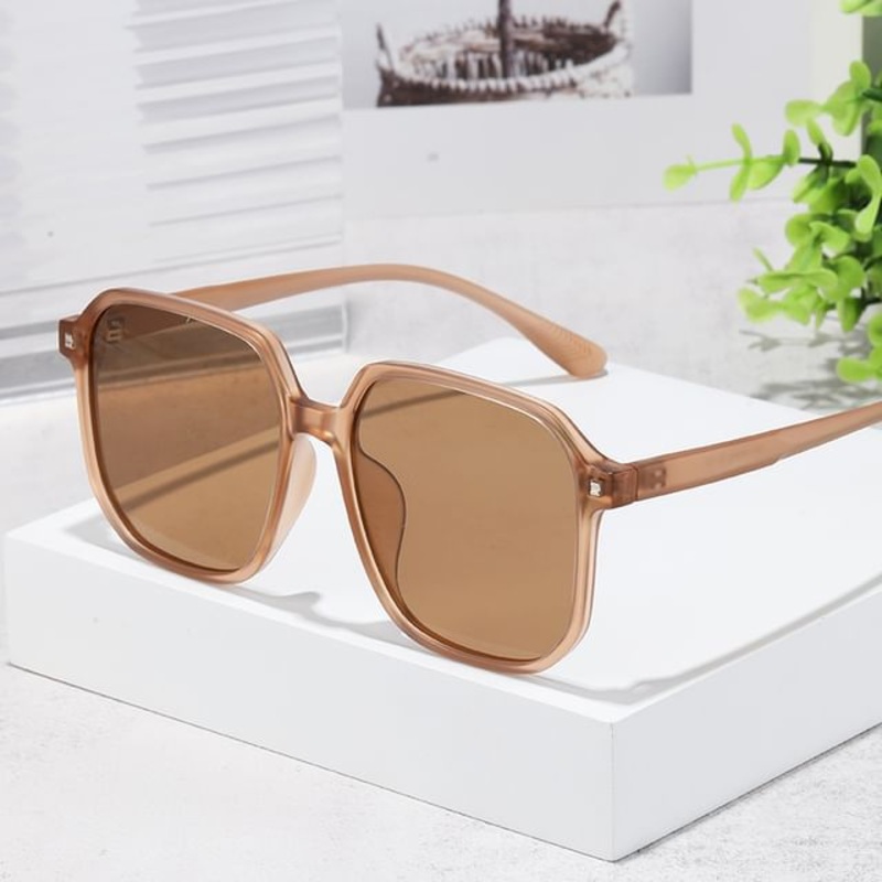 Square Sunglasses|Blackish Gray Lens – Matte Black|Blackish Gray Lens – Matte Gray|Blackish Gray Lens – Milky White|Blackish Gray Lens – Shiny Black|Brown Lens – Matte Brown|Glossy Black Frame – Charcoal Gray|Matte Black Frame – Charcoal Gray|Translucent