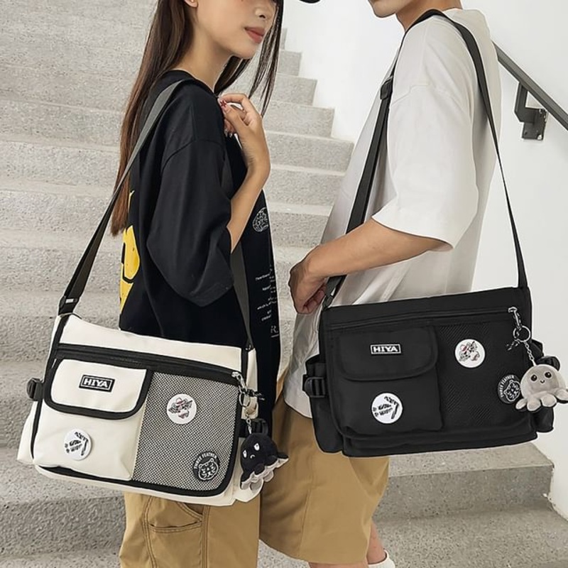 Pocket Mesh Crossbody Bag|With Octopus Bag Charm – Black|With Octopus Bag Charm – Gray|With Octopus Bag Charm – Khaki|With Octopus Bag Charm – White|Without Bag Charm – Black|Without Bag Charm – Gray|Without Bag Charm – Khaki|Without Bag Charm – White|One
