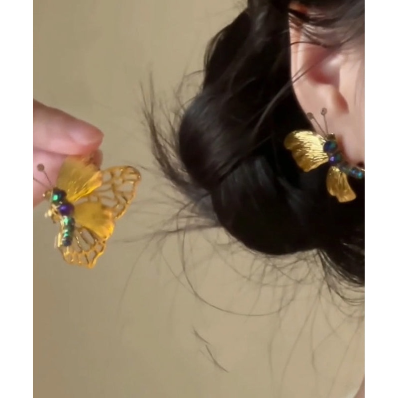 Chinese Alloy Gold Stud Earrings Beading Style Butterfly