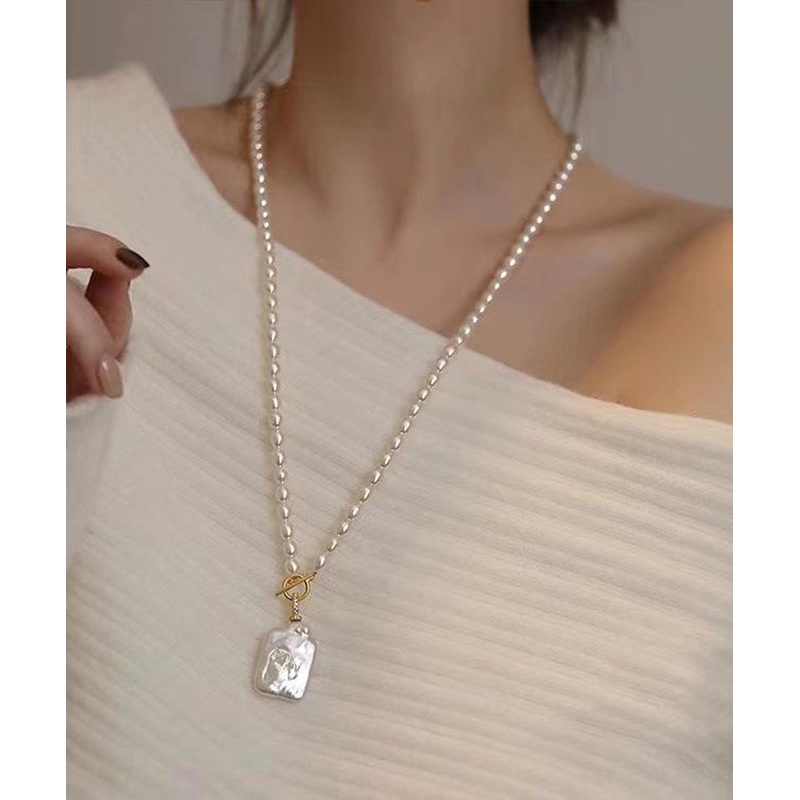 Modern White Pendant Pearl Necklace Alloy