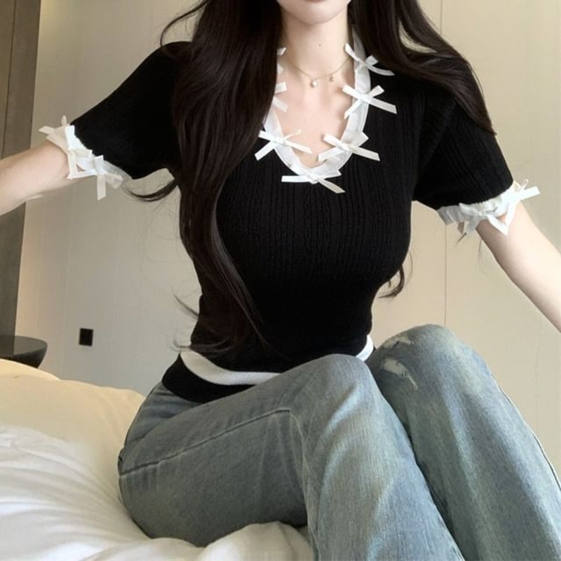Accent Top Plain Bow V-Neck Cap-Sleeve