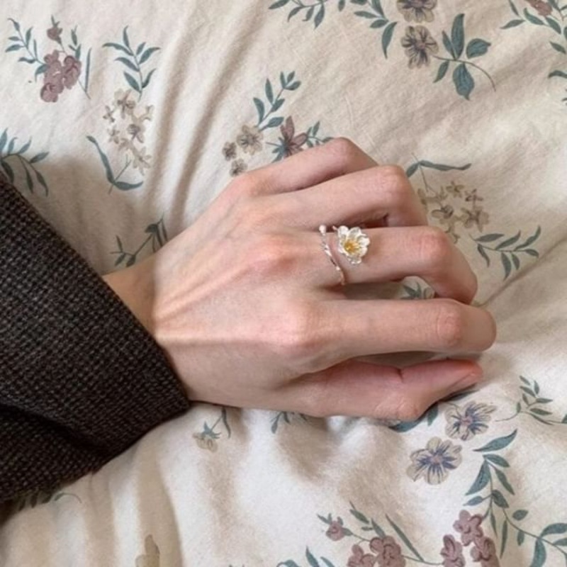 Open Ring Flower
