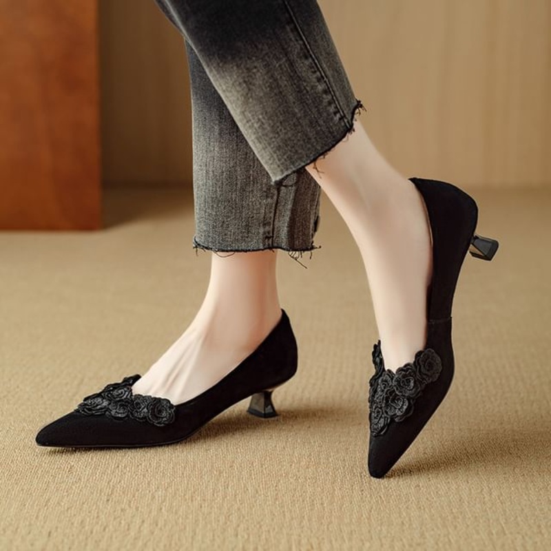 Accent Kitten Heel Toe Pointed Pumps Flower Plain