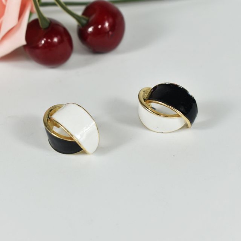 Alloy Earring Glaze Curve|1 Pair – Black|1 Pair – Red|One Size