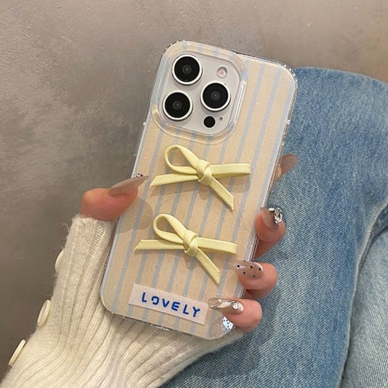 Phone Striped Ribbon Case|With 3D Blue Bow – Case – Stripe – Blue & Beige|With 3D Yellow Bow – Case – Stripe – Blue & Light Yellow|IPHONE 13|IPHONE 13 PRO|IPHONE 13 PRO MAX|IPHONE 14|IPHONE 14 PRO|IPHONE 14 PRO MAX|IPHONE 15|IPHONE 15 PRO|IPHONE 15 PRO MA