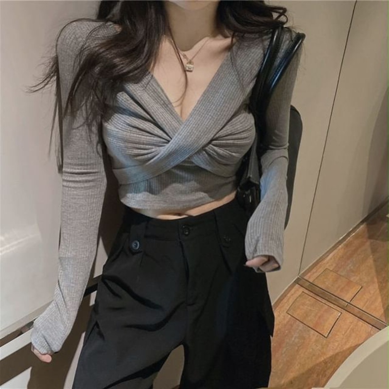 Fit Crop Slim Knot Long-Sleeve V-Neck Top