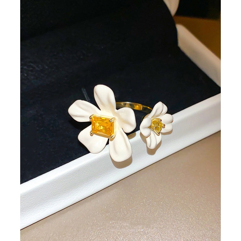 Open Floral Rings Elegant White Zircon Copper Acrylic Overgild
