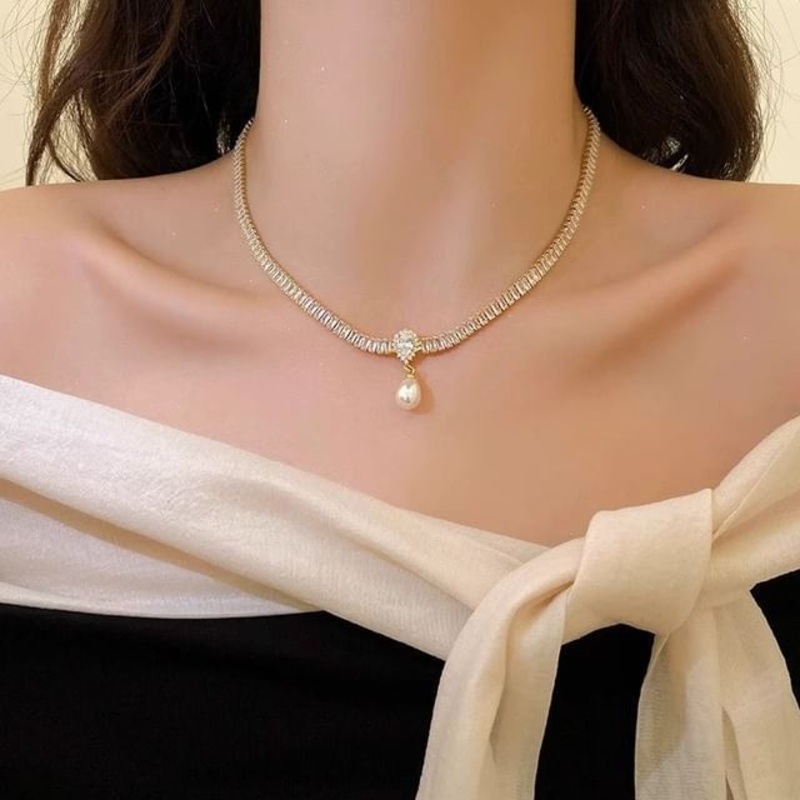 Pearl Faux Necklace