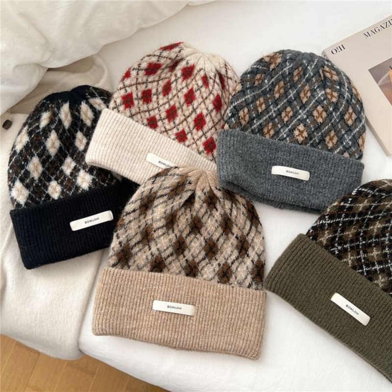 Argyle Applique Knit Beanie|01 – Beige|02 – Black|03 – Green|04 – Camel|05 – Gray|One Size